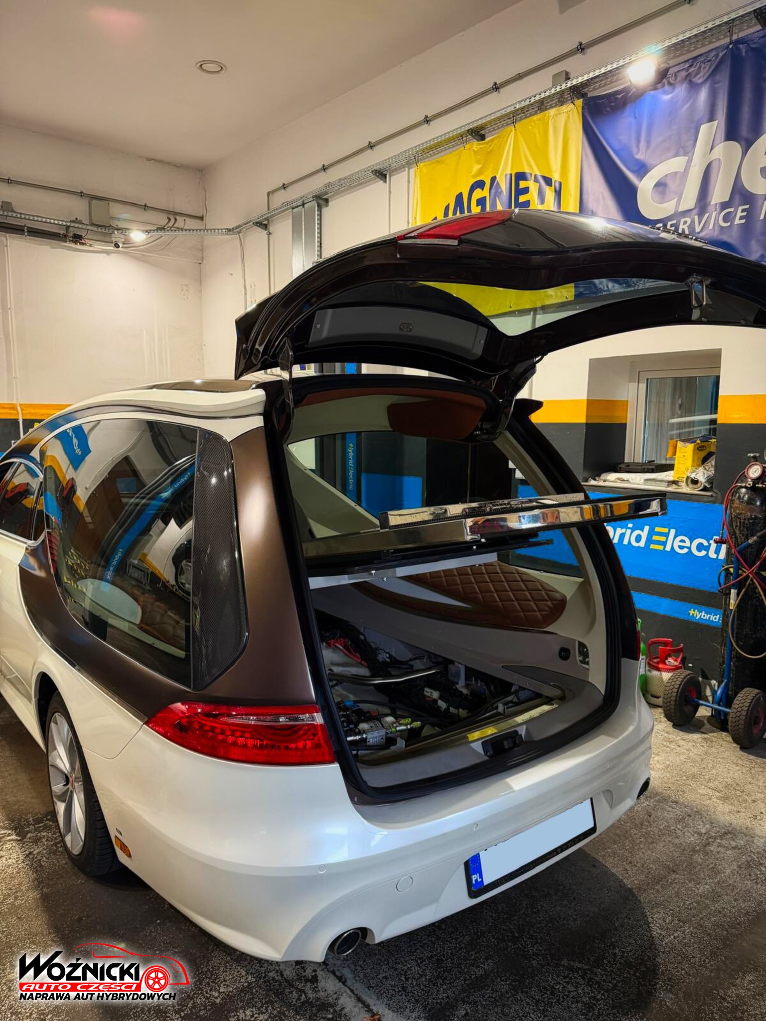 Jaguar karawan w warsztacie Auto Woźnicki – hydraulika naprawiona